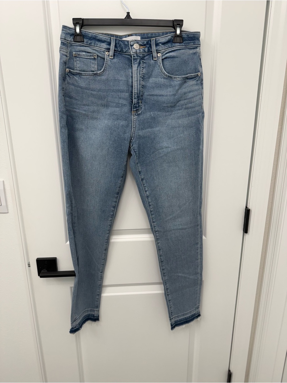 LOFT Light Blue Skinny Jeans in size 29/8